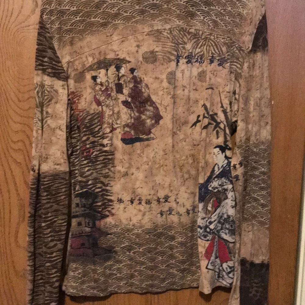 Long sleeved T-shirt